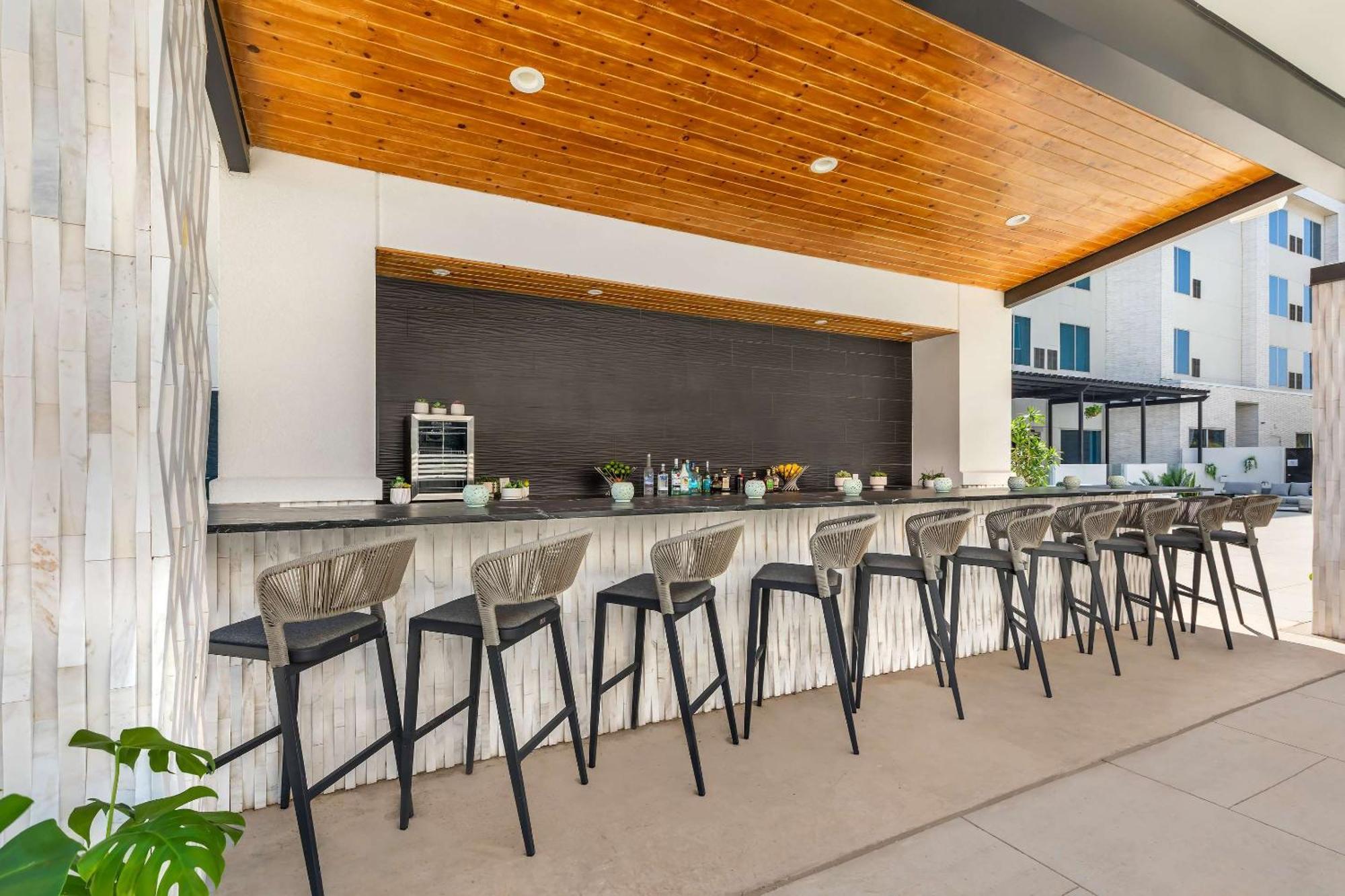 Cambria Hotel Waco University Riverfront Exterior photo
