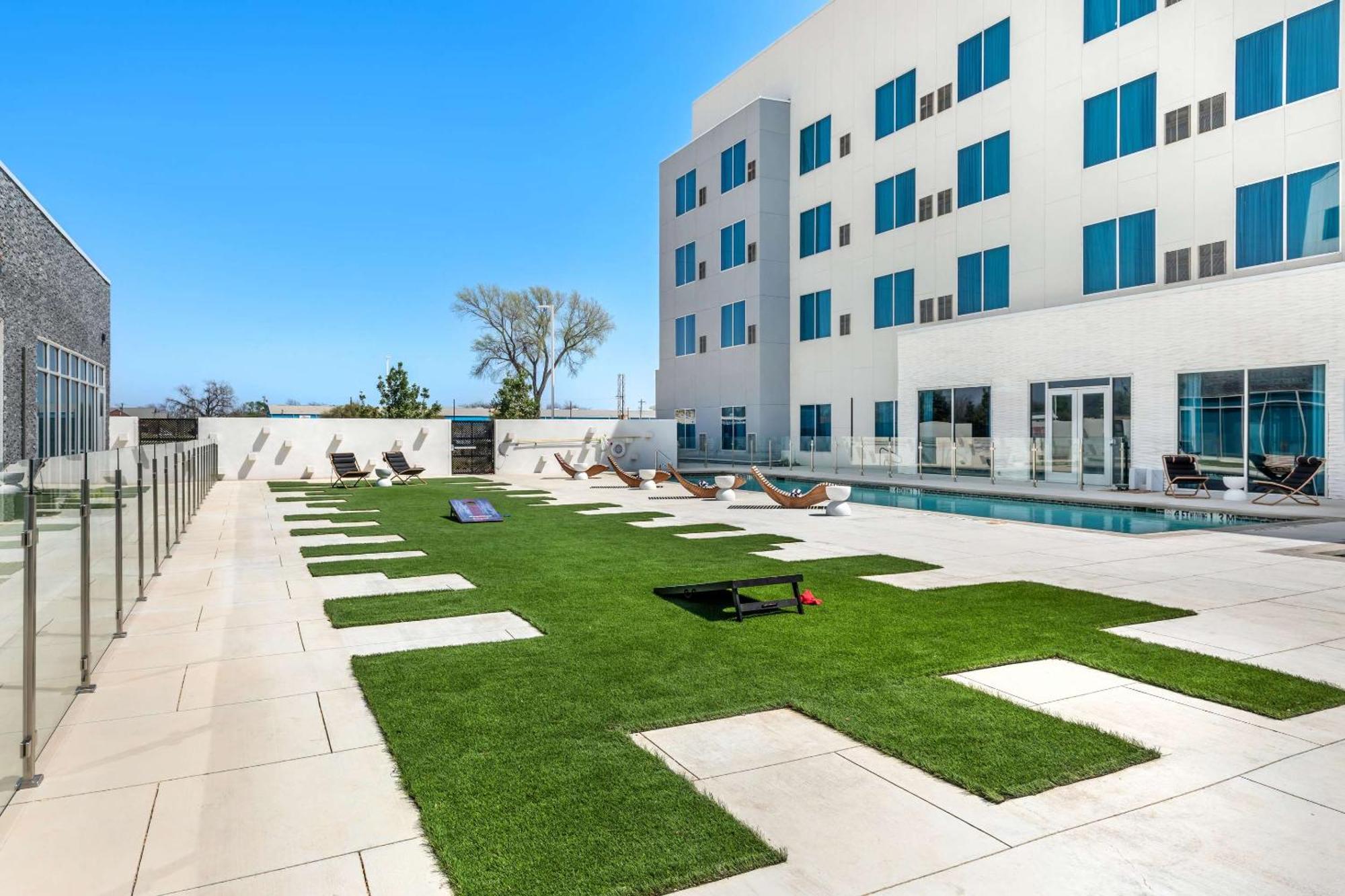 Cambria Hotel Waco University Riverfront Exterior photo